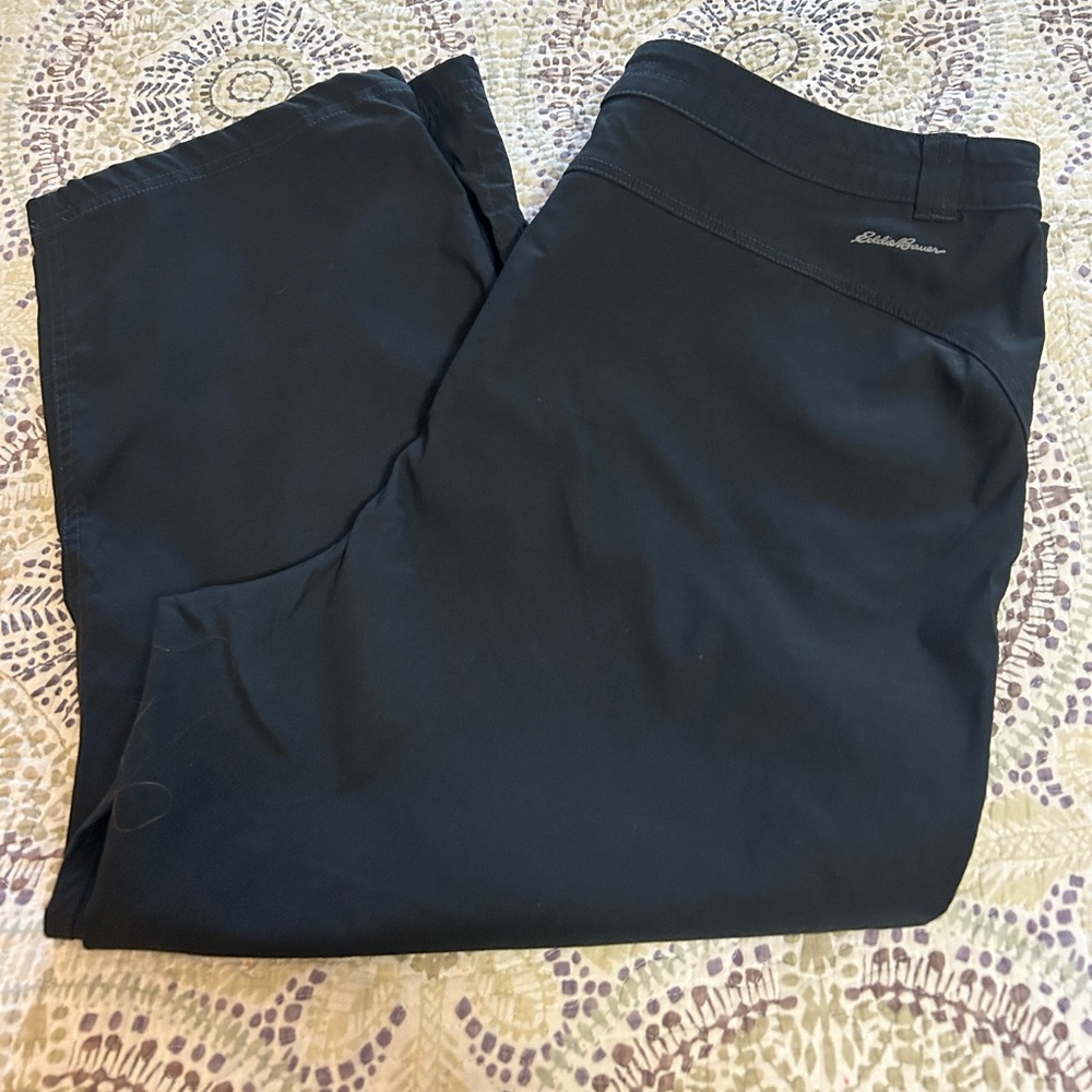 Eddie Bauer Black Active Pants- Cropped -EUC